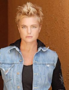 Erika Eleniak Height, Weight, Body Measurements - Searchceleb